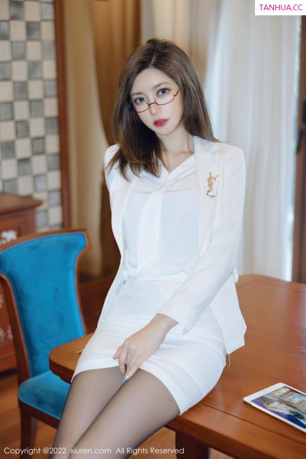 綺裡嘉 绮里嘉 [XiuRen]高清写真图 2022.01.30 No.4544 绮里嘉ula第14张图片
